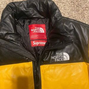 Supreme puffer coat